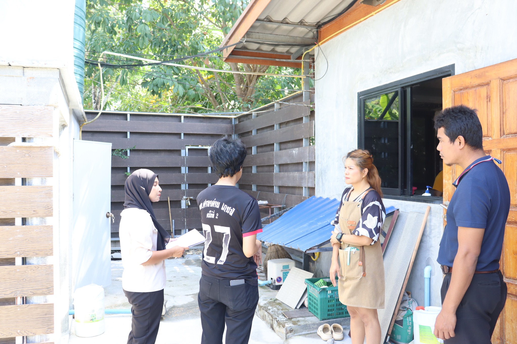 ทต.ศาลาด่าน ตรวจประเมินสถานประกอบการในพื้นที่ตำบลศาลาด่าน เพื่อพิจารณาออก/ต่ออายุ (ใบอนุญาต/หนังสือรับรอง) ตามที่สถานประกอบการยื่นคำขอ จำนวน 8 แห่ง "ตามกฎหมายว่าด้วยการสาธารณสุข"