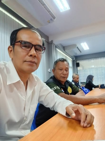 ทต.ศาลาด่าน เข้าร่วมประชุมหัวหน้าส่วนราชการ ผู้บริหารองค์กรปกครองส่วนท้องถิ่น ภาคเอกชน และคณะกรรมการบริหารงานอำเภอแบบบูรณาการ อำเภอเกาะลันตา (กบอ.) ครั้งที่ 12/2568