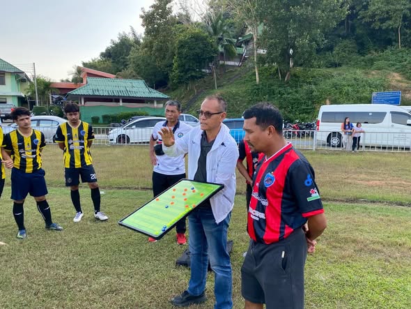 บรรยากาศ ทต.ศาลาด่าน (มังกรเจ้าท่า) กับโปรแกรมอุ่นเครื่องฟุตบอล 4 เส้า ณ ตำบลเกาะกลาง อ.เกาะลันตา จ.กระบี่