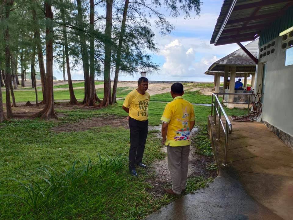 เทศบาลตำบลศาลาด่าน ดำเนินการลงพื้นที่พร้อมหารือแนวทางเพื่อปรับปรุงพัฒนาสวนสาธารณะหาดพระแอะ